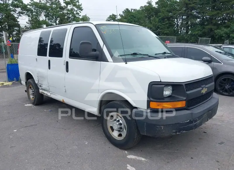 2016 Chevrolet Express photo