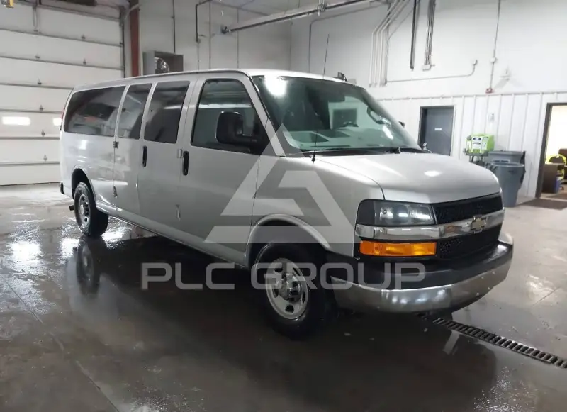 2016 Chevrolet Express фото