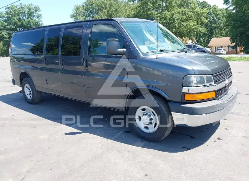 2016 Chevrolet Express photo