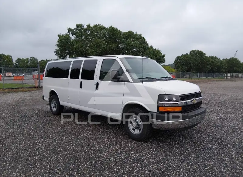 2016 Chevrolet Express фото