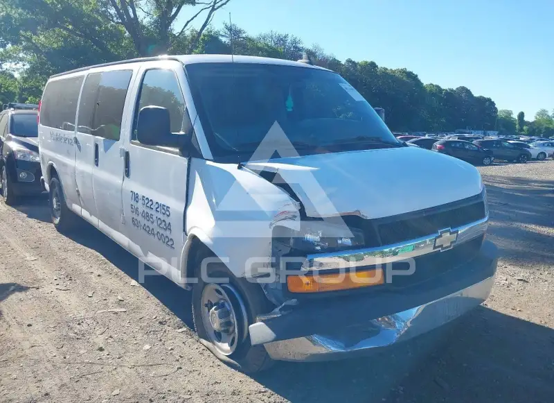 2016 Chevrolet Express photo