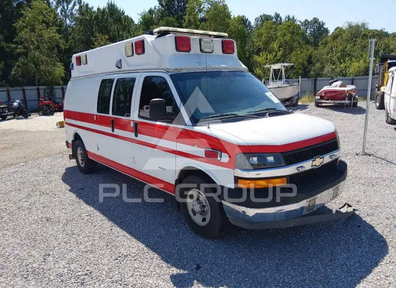 2016 Chevrolet Express photo