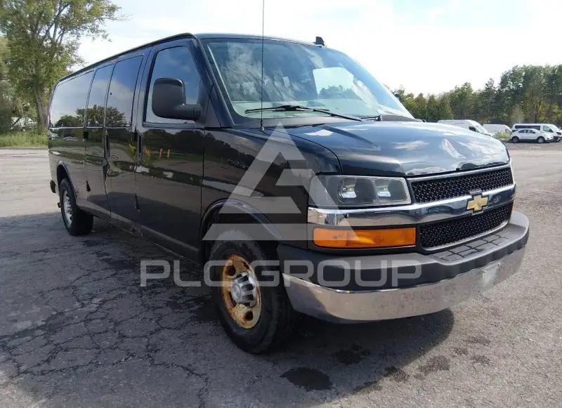 2016 Chevrolet Express photo