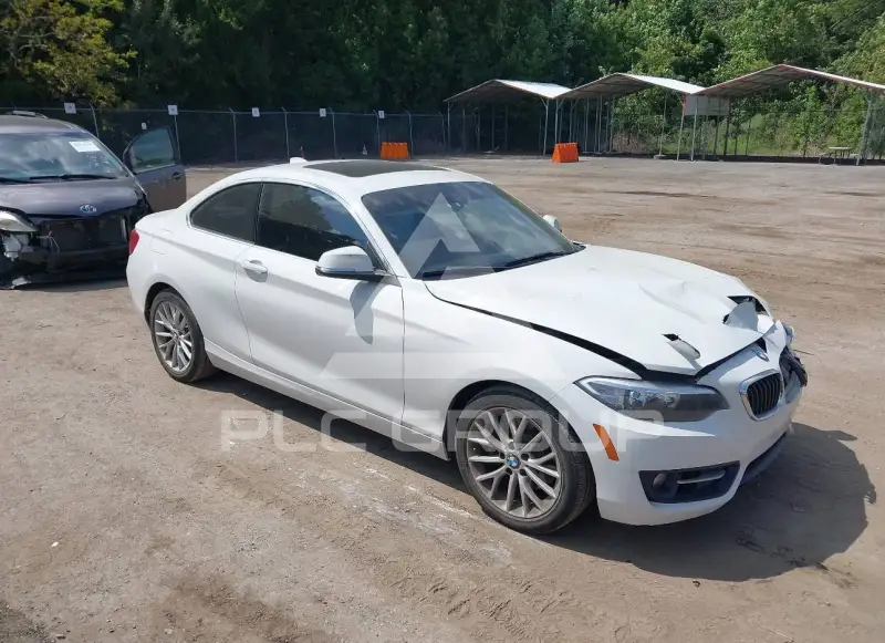 2016 BMW 228 фото