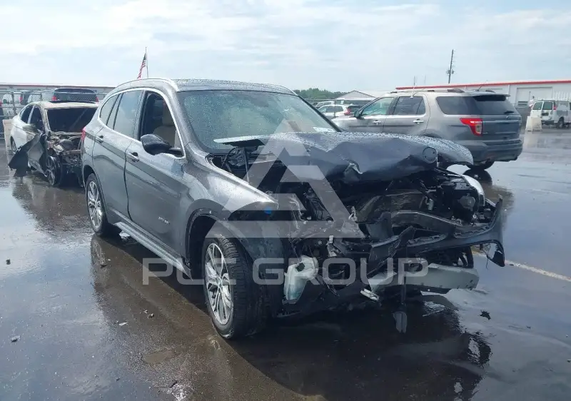 2016 BMW X1 фото