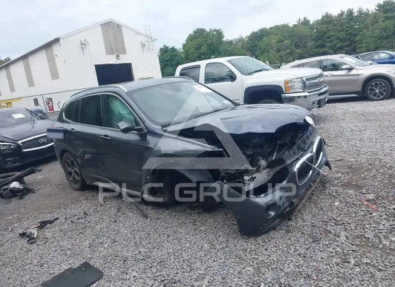 2016 BMW X1 photo