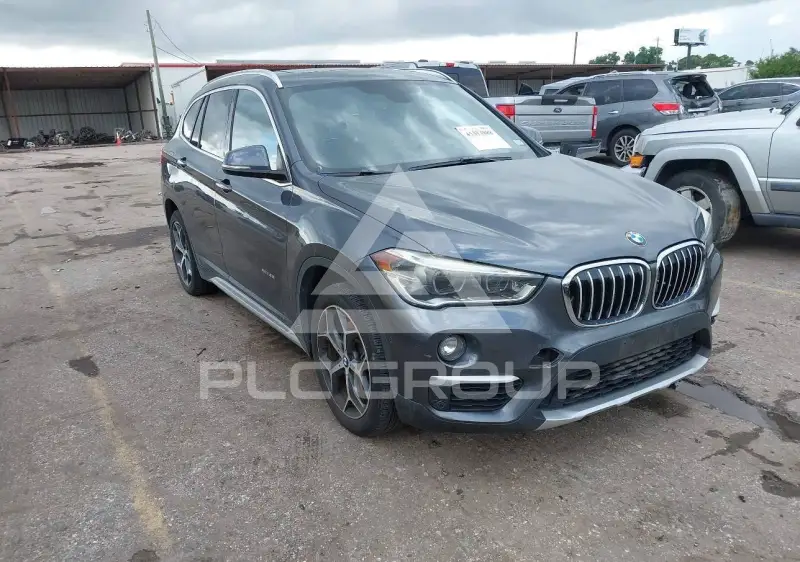 2016 BMW X1 photo