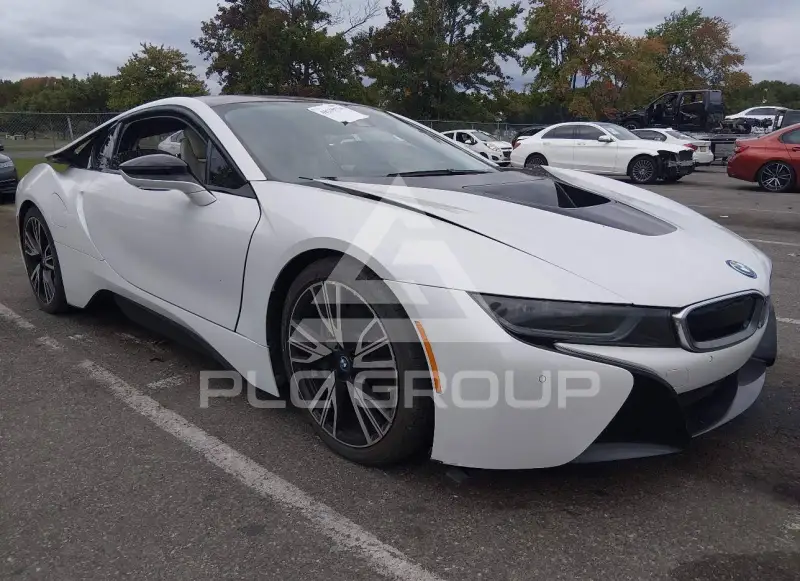 2016 BMW I8 фото