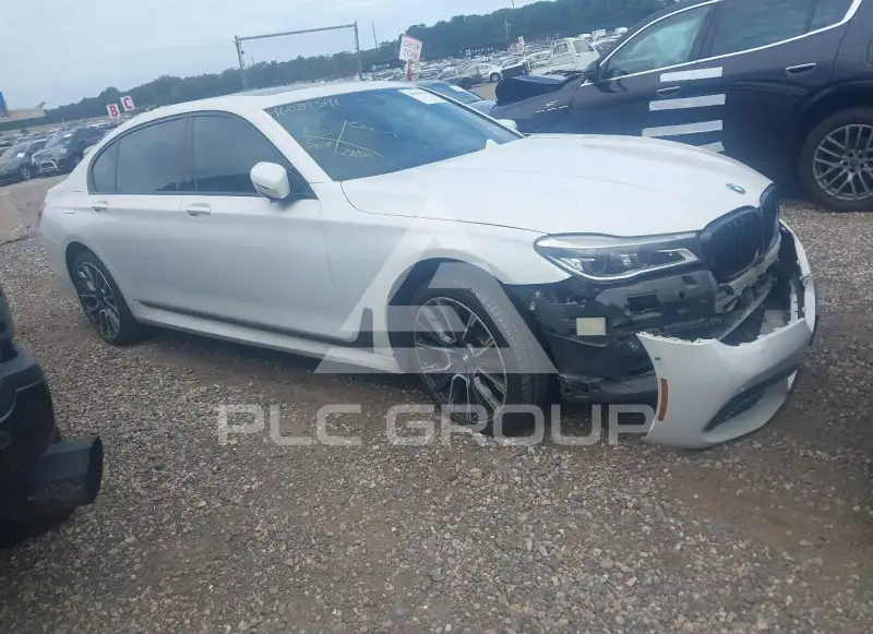 2016 BMW 750 фото