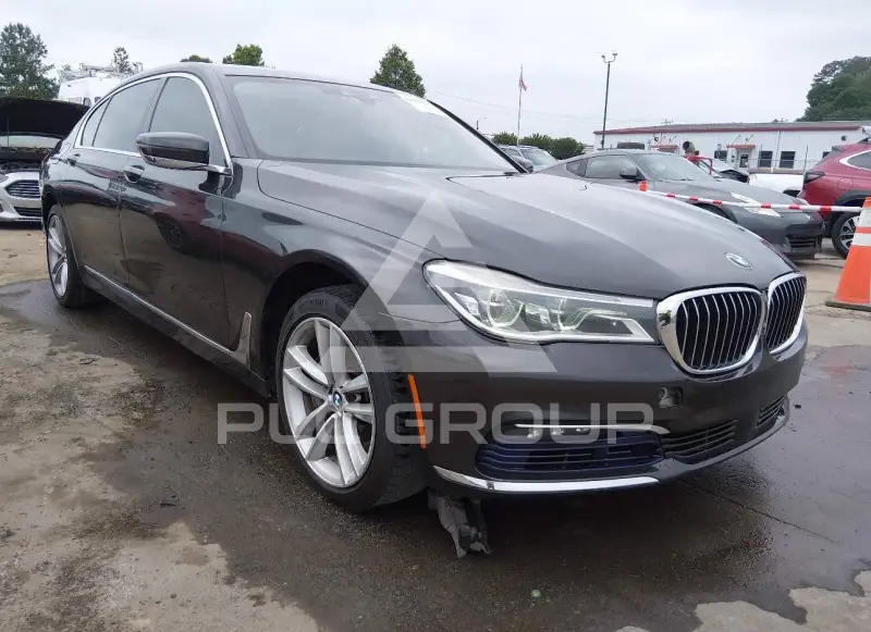 2016 BMW 750 photo