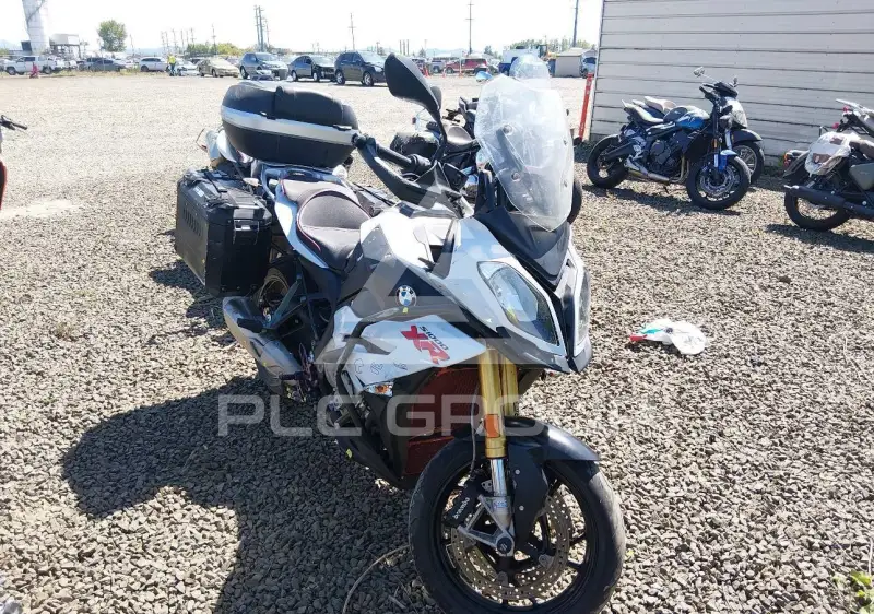 2016 BMW S1000 photo