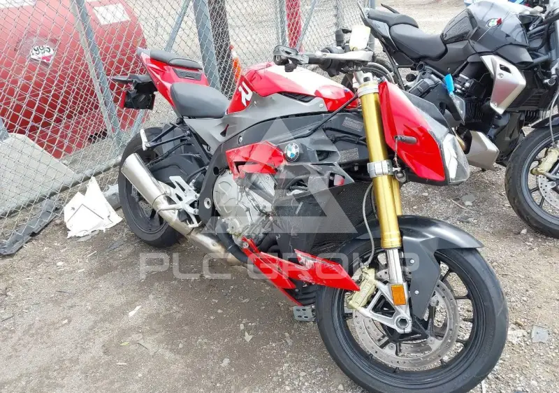 2016 BMW S1000 фото