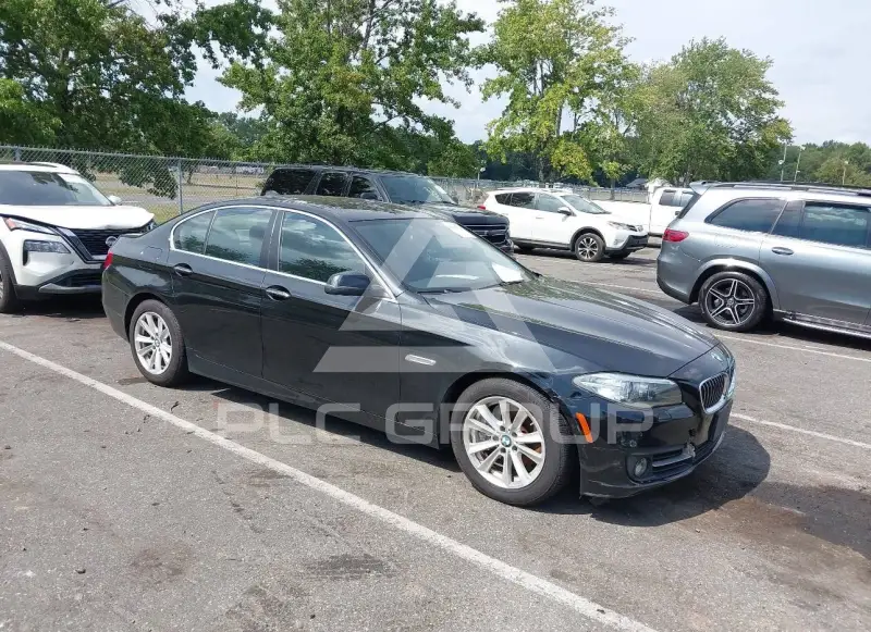 2016 BMW 528 photo