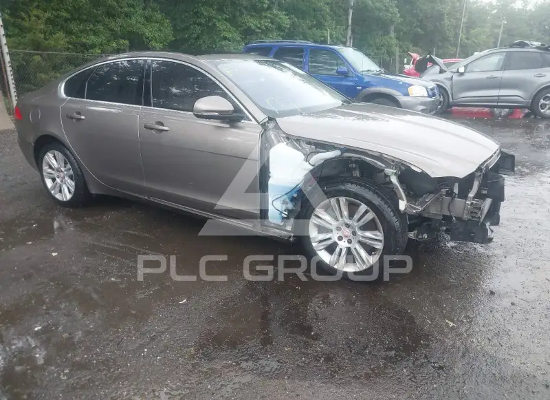 2016 Jaguar XF photo