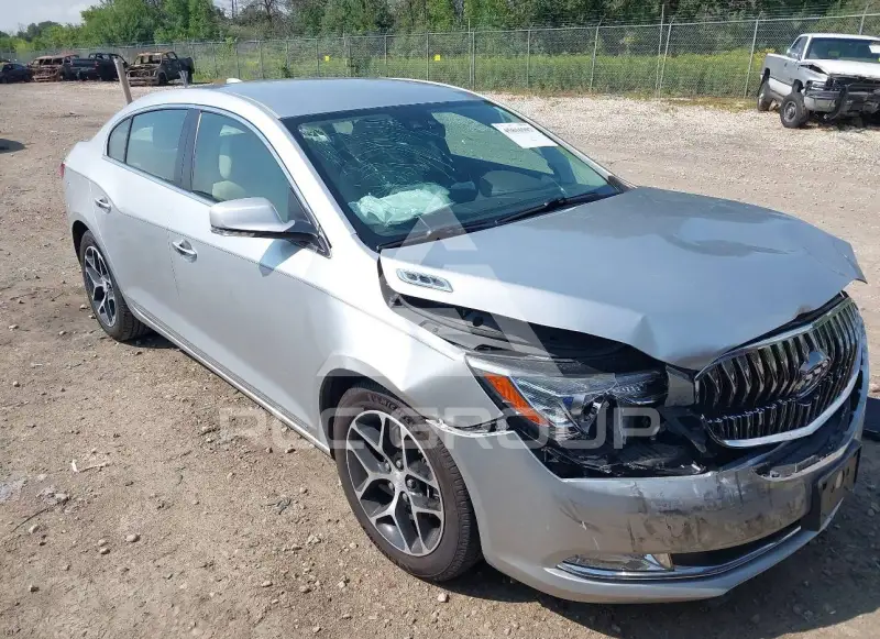 2016 Buick LACROSSE photo