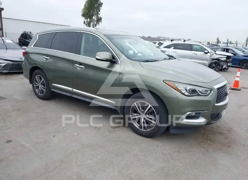 2016 Infinity QX60 photo