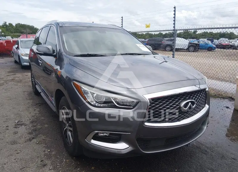 2016 Infinity QX60 photo