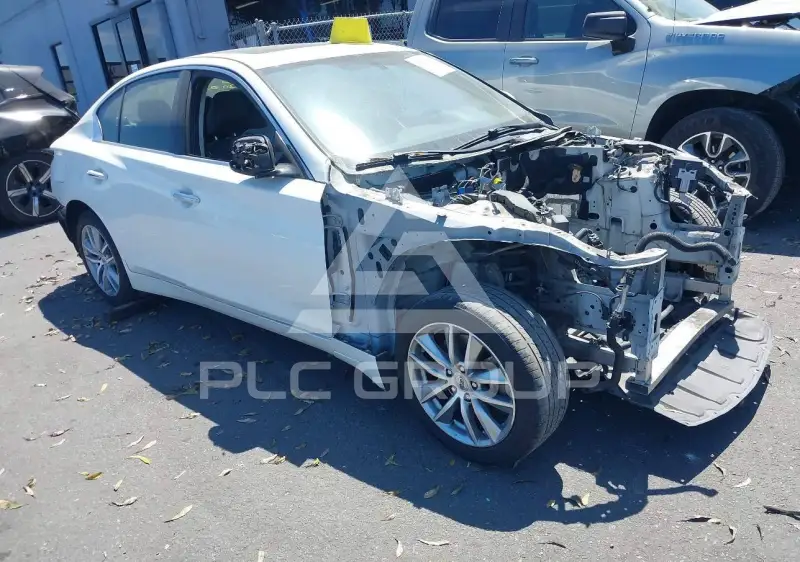 2016 Infinity Q50 фото