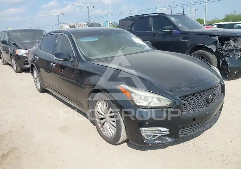 2016 Infinity Q70 фото
