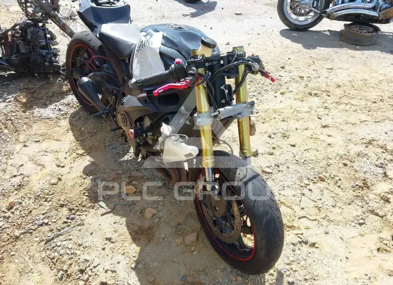 2016 Suzuki GSX-R750 фото