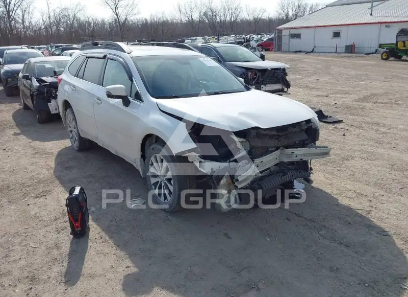 2016 Subaru Outback photo