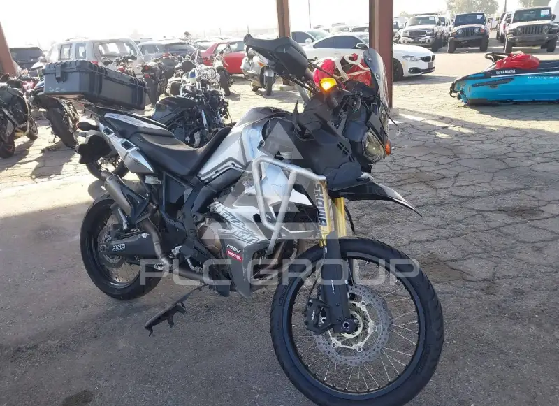 2016 Honda CRF1000 photo