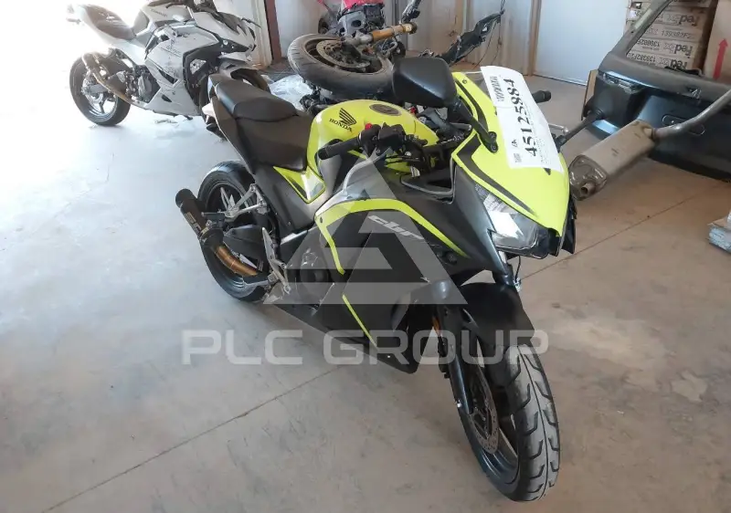 2016 Honda CBR300 фото