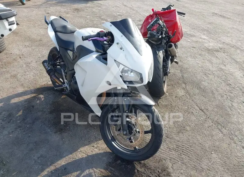 2016 Honda CBR300 photo