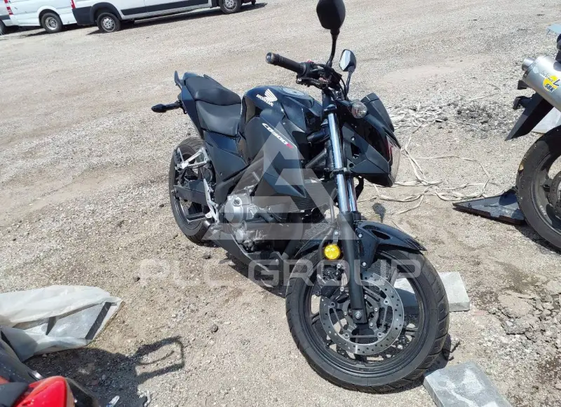 2016 Honda CB300 photo