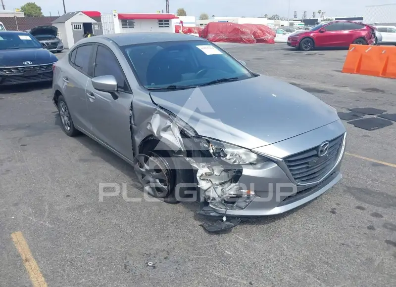2016 Mazda 3 photo