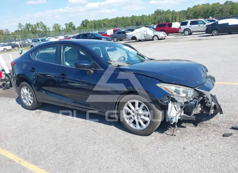 2016 Mazda 3 photo