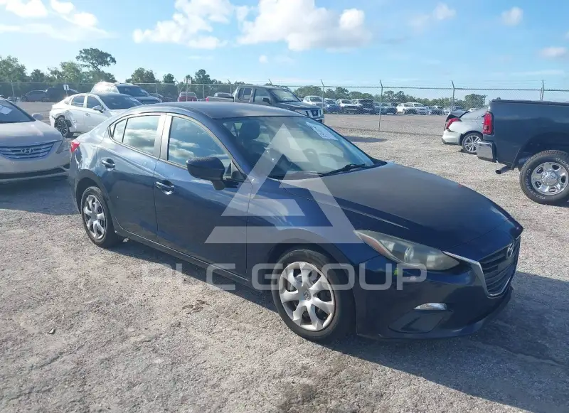 2016 Mazda 3 photo