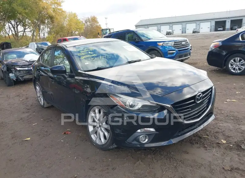 2016 Mazda 3 photo