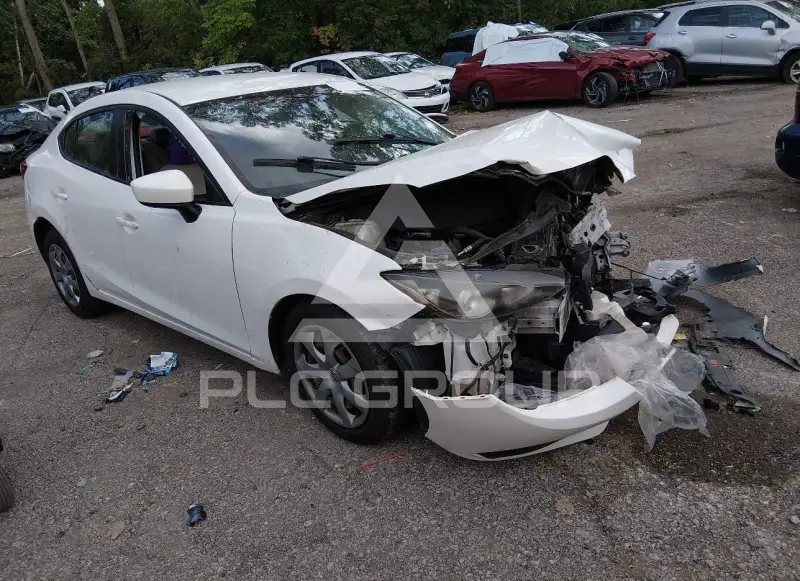 2016 Mazda 3 photo