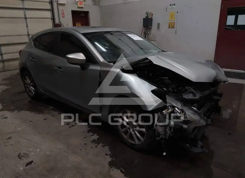 2016 Mazda 3 photo