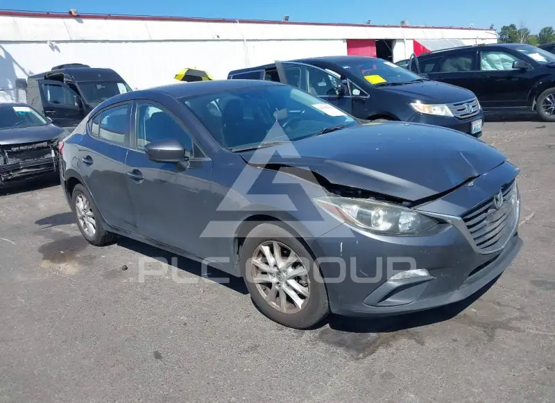 2016 Mazda 3 photo