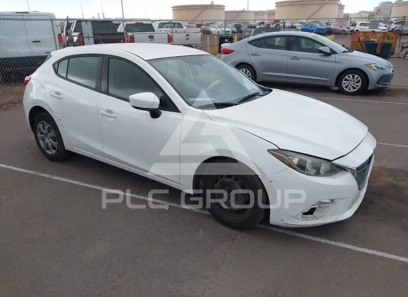 2016 Mazda 3 photo