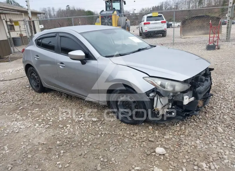 2016 Mazda 3 photo