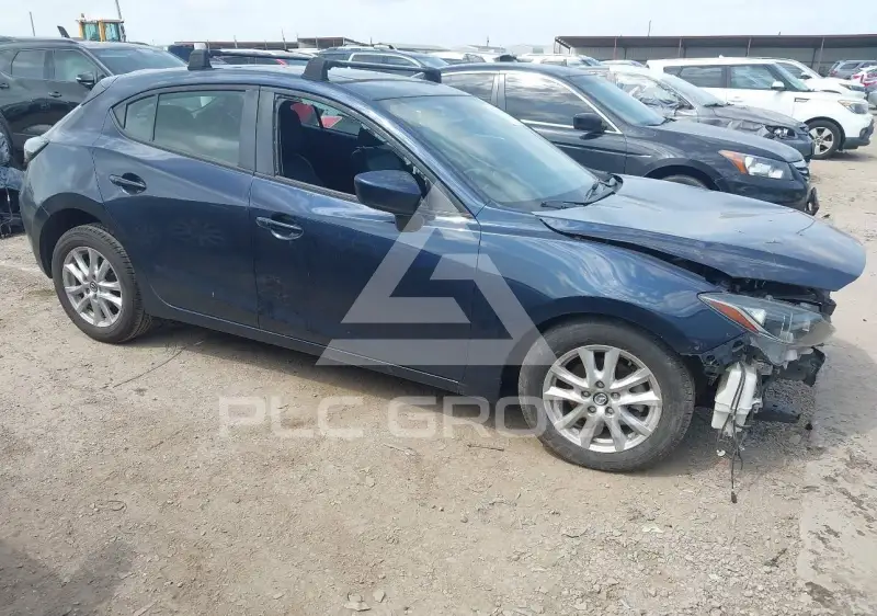 2016 Mazda 3 photo