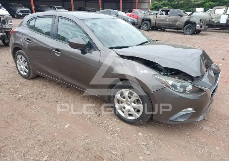 2016 Mazda 3 photo