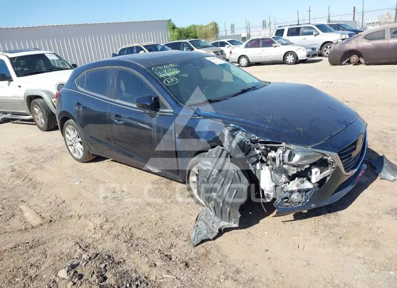 2016 Mazda 3 photo