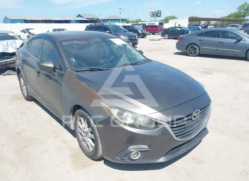 2016 Mazda 3 photo