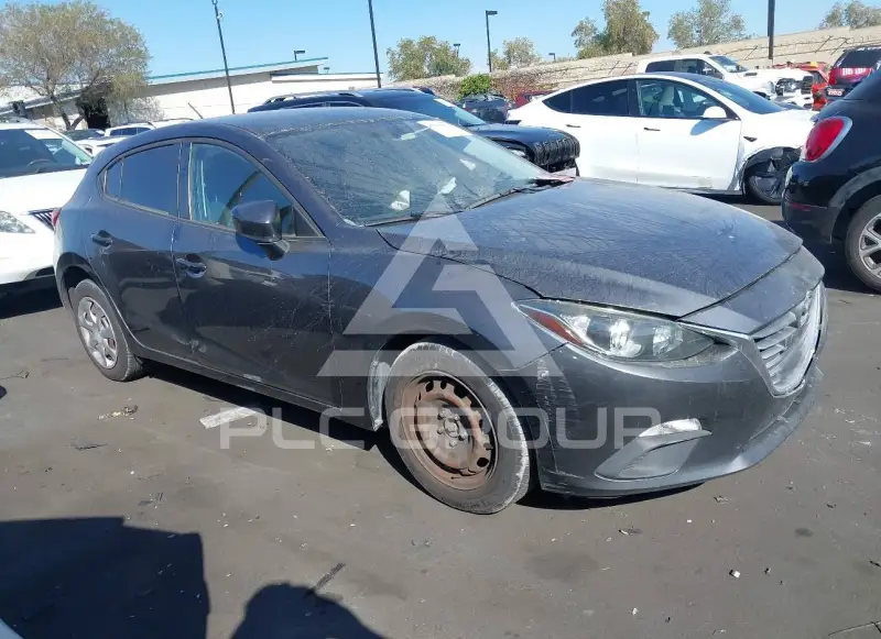 2016 Mazda 3 фото