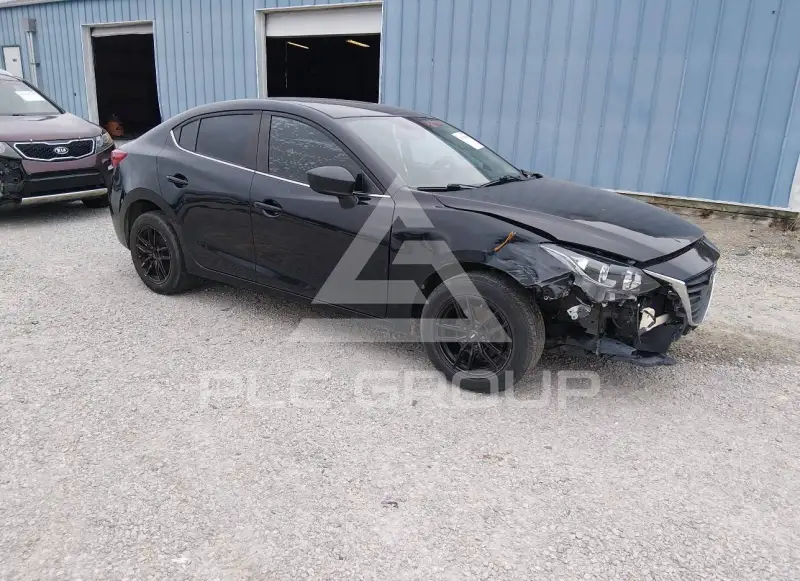2016 Mazda 3 photo