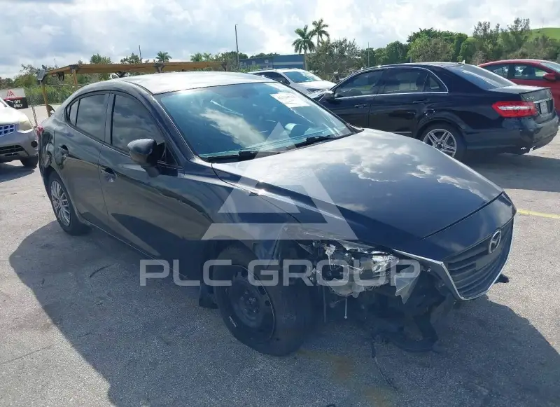 2016 Mazda 3 photo