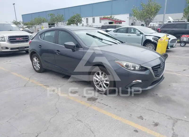 2016 Mazda 3 photo
