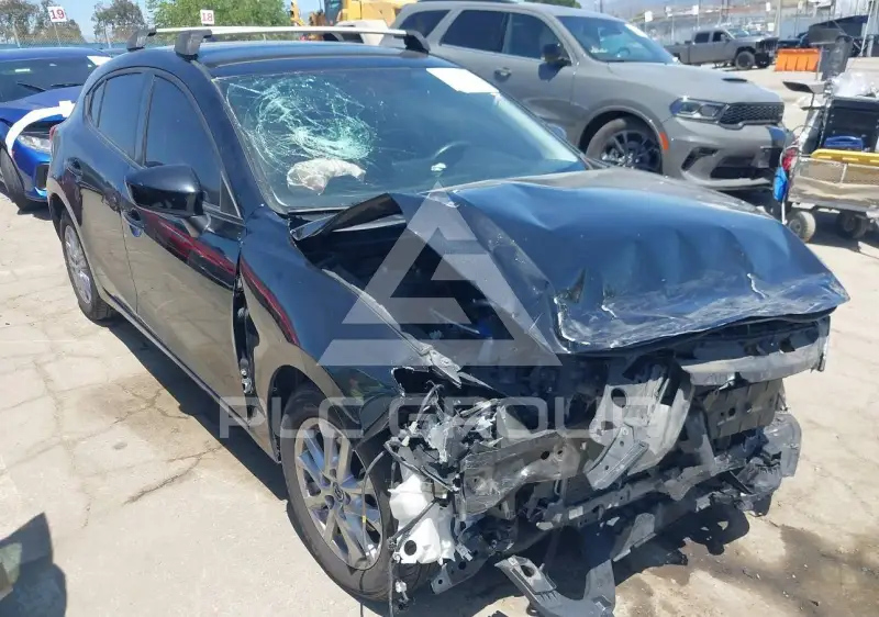 2016 Mazda 3 photo