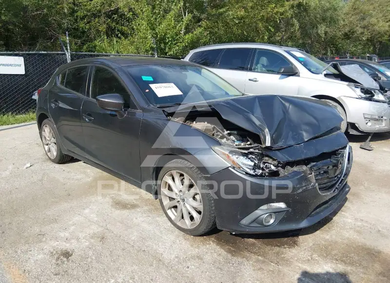 2016 Mazda 3 photo