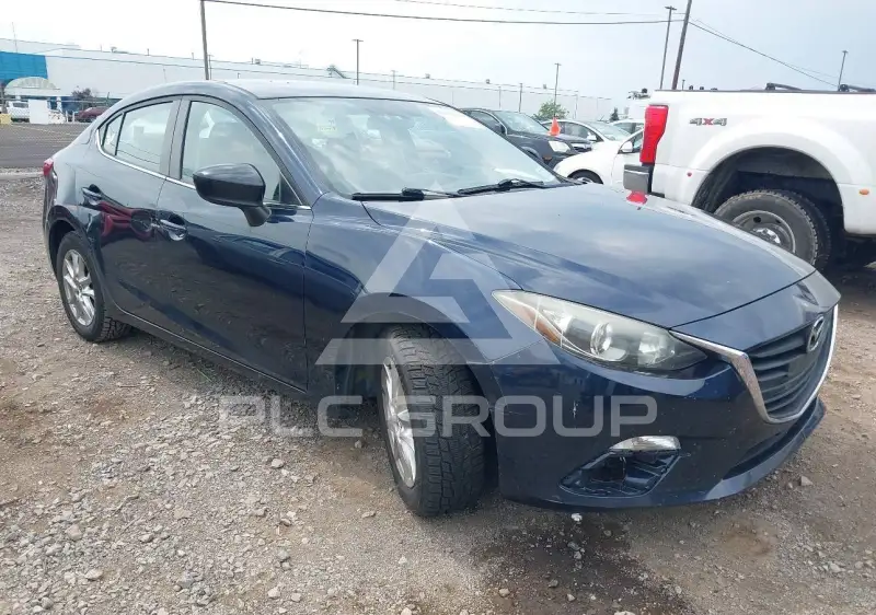 2016 Mazda 3 photo