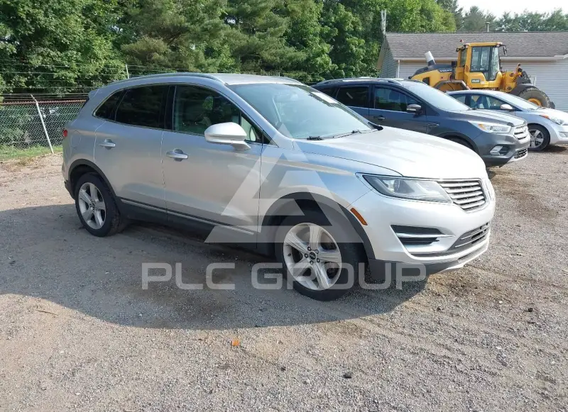 2016 Lincoln MKC photo